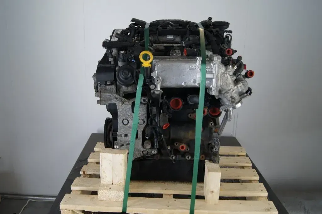 Motor Diesel - Skoda Octavia (2019) DJGA 04L100093K - Bild 1