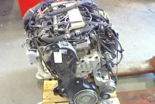 Motor Diesel - Citroen C5 (2007) 4HT - Bild 2