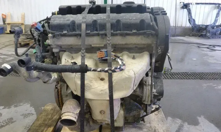 Motor Benzin - Citroen C5 (2005) RFJ 0135KL - Bild 1