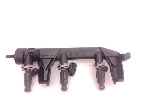 Background image for Einspritzleiste Verteiler 9675361180 Peugeot Citroen DS Opel