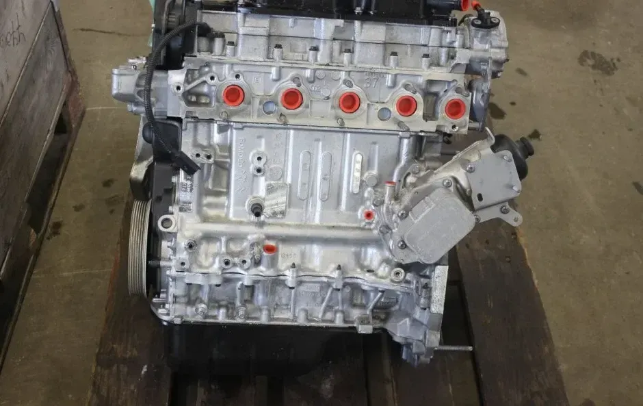 Motor Diesel - Citroen C4 Picasso (2015) 9HC 0135TQ 6.770km - Bild 1