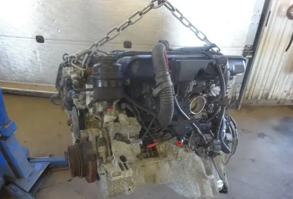Motor Benzin - BMW 3-Series (2000) M52B206S4 11001713979 - Bild 1