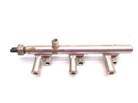 Background image for Einspritzleiste Verteiler 9811353880 Ford Citroen Peugeot DS