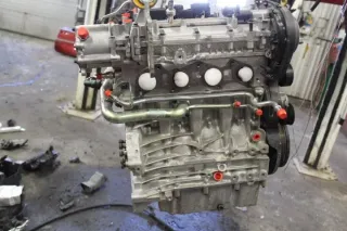 Motor Benzin - Volvo XC60 (2018) 36010310 94.690km - Bild 1