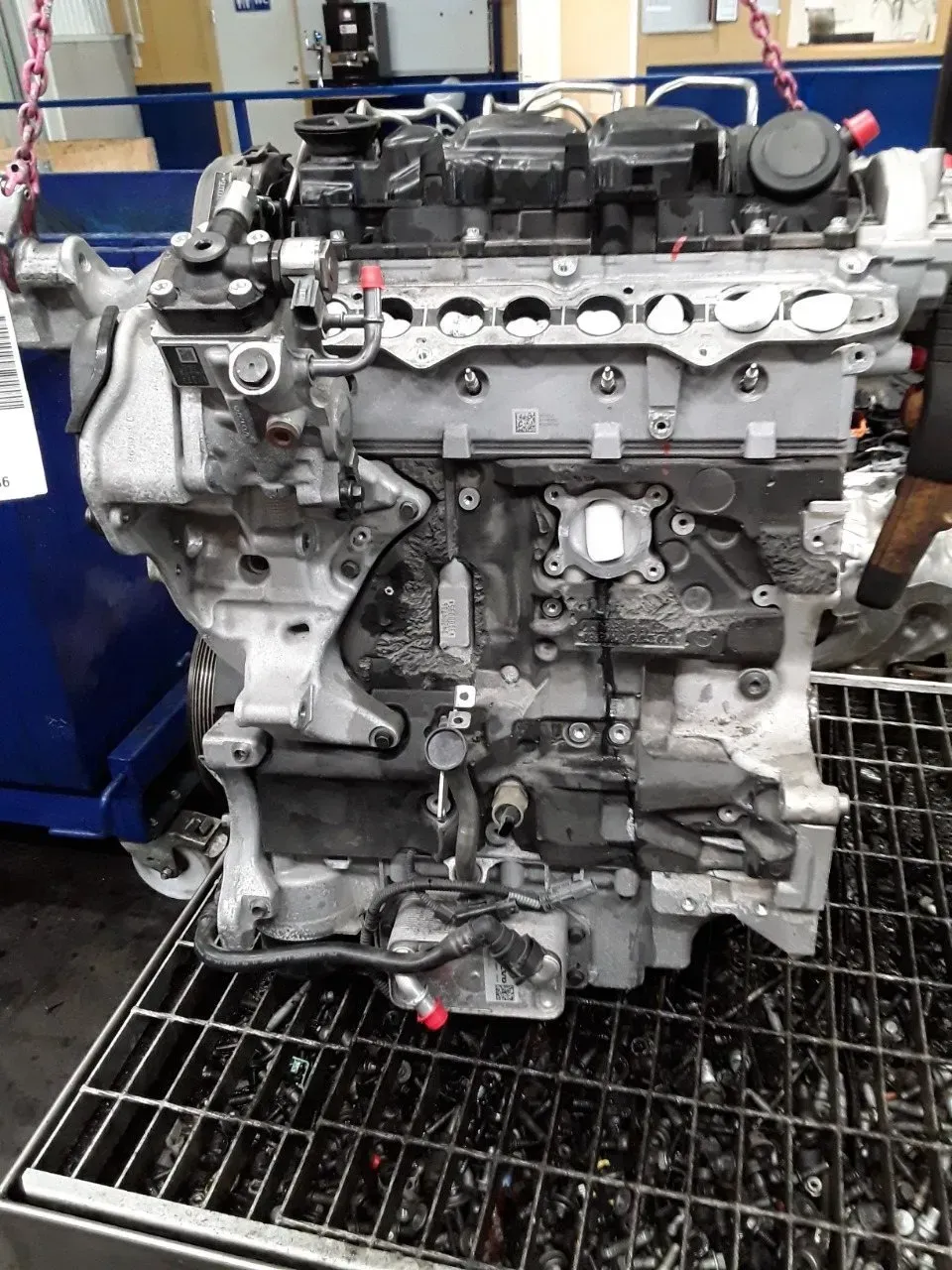 Motor Diesel - Volvo V40 Cross Country (2019) 6906759 36011597 107.490km - Bild 1