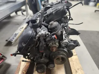 Motor Benzin - BMW 5-Series (2001) M54-B22 11007506904 - Bild 2