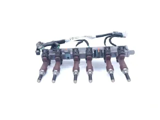 Einspritzleiste Verteiler Einspritzdüse 1639386780 Citroen C1 Peugeot 108 - Bild 1