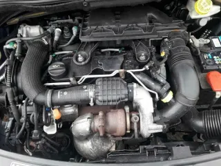 Motor Citroen Peugeot 208 I 1.5 HDi YHY (DV5RD) 6 TKM 75 KW 102 P - Bild 1