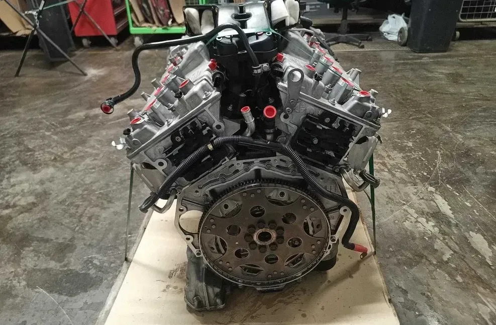 Motor Benzin - BMW 7-Series (2015) N74-B60A 11002157877 80.800km - Bild 1