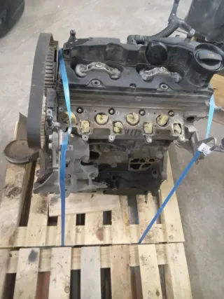 Motor Diesel - Skoda Octavia (2010) CAYC 03L 100 036 K - Bild 1