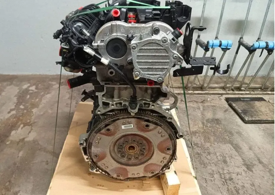 Motor Diesel - Volvo V40 Cross Country (2018) D4204T9 36010065 - Bild 1