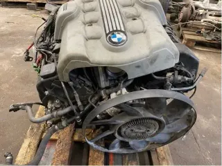 Motor Benzin - BMW 7-Series (2002) N62-B36A - Bild 2