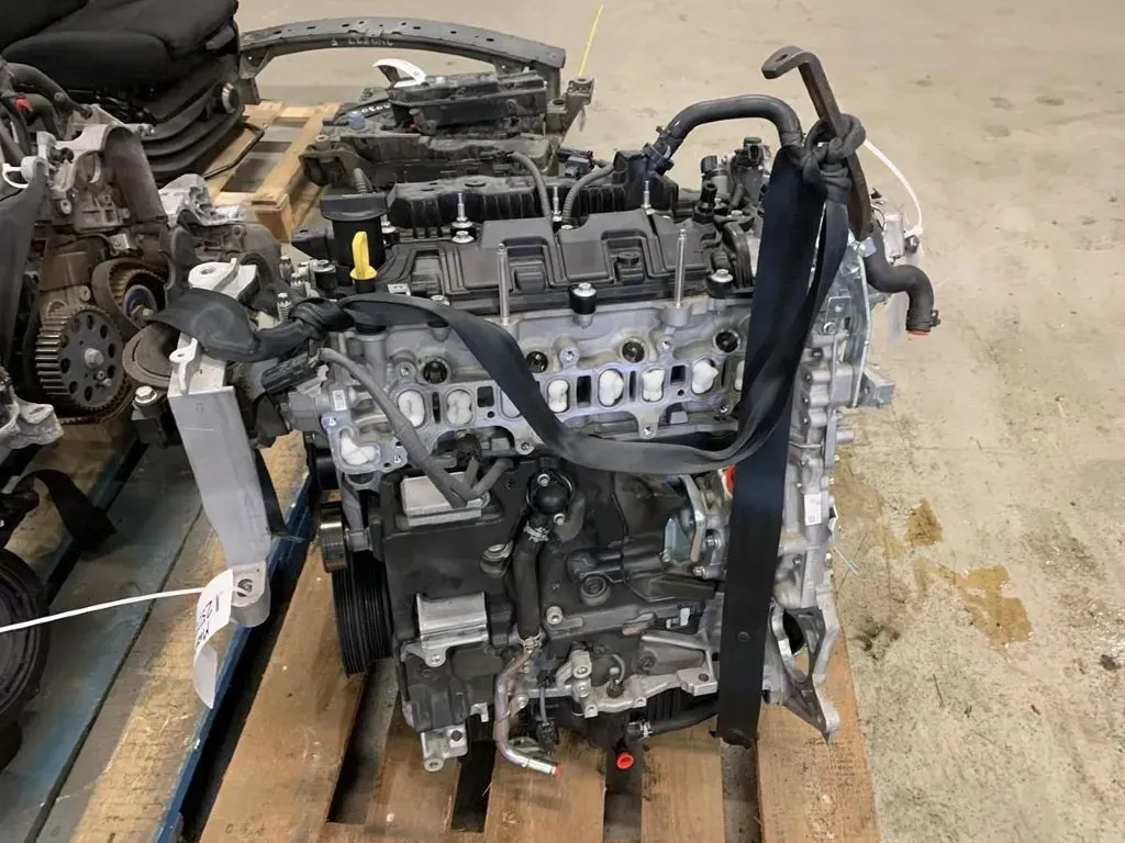 Motor Benzin - Mazda CX-30 (2020) HFY1 HFY102300S 73.070km - Bild 1