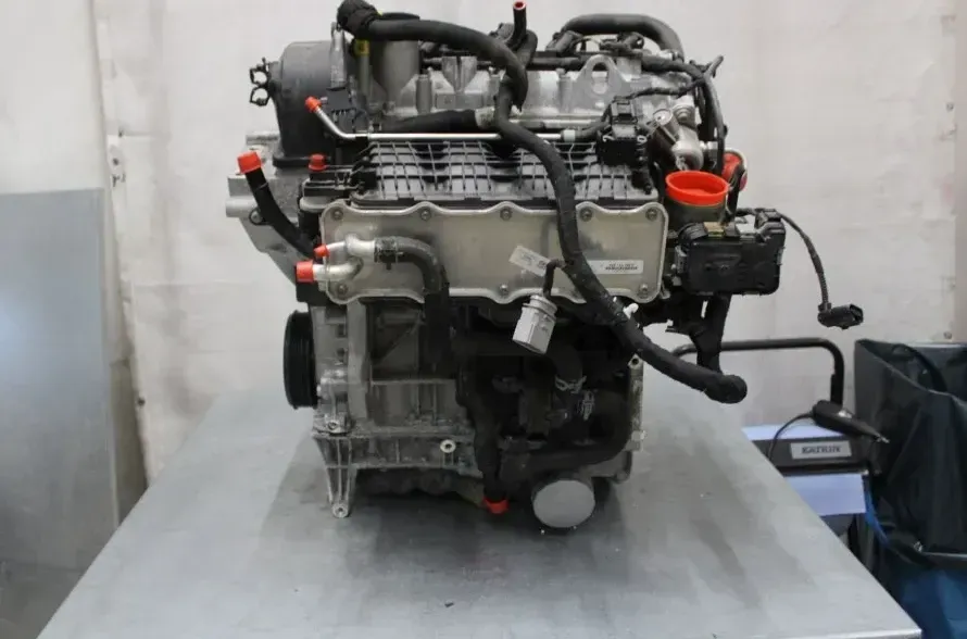 Motor Benzin - Skoda Yeti (2016) CZCA 04E100098HX 37.960km - Bild 1