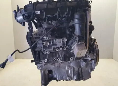 Background image for Motor Benzin - BMW 3-Series (2021) B48-B20A 11 00 5 A07 8C8 90.000km