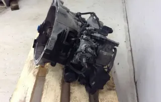 Automatikgetriebe - Citroen C4 Cactus (2014) 2231 V2 94.660km - Bild 2