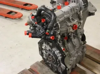 Motor Benzin - Seat Arona (2018) CHZL 04C100098DX 15.250km - Bild 1