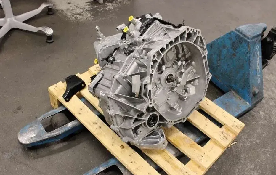 Automatikgetriebe - Renault Austral (2024) 8201743076 3.520km - Bild 1
