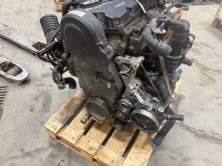 Motor Diesel - Audi A4, S4 (2003) AVB 038 100 104 RX - Bild 2