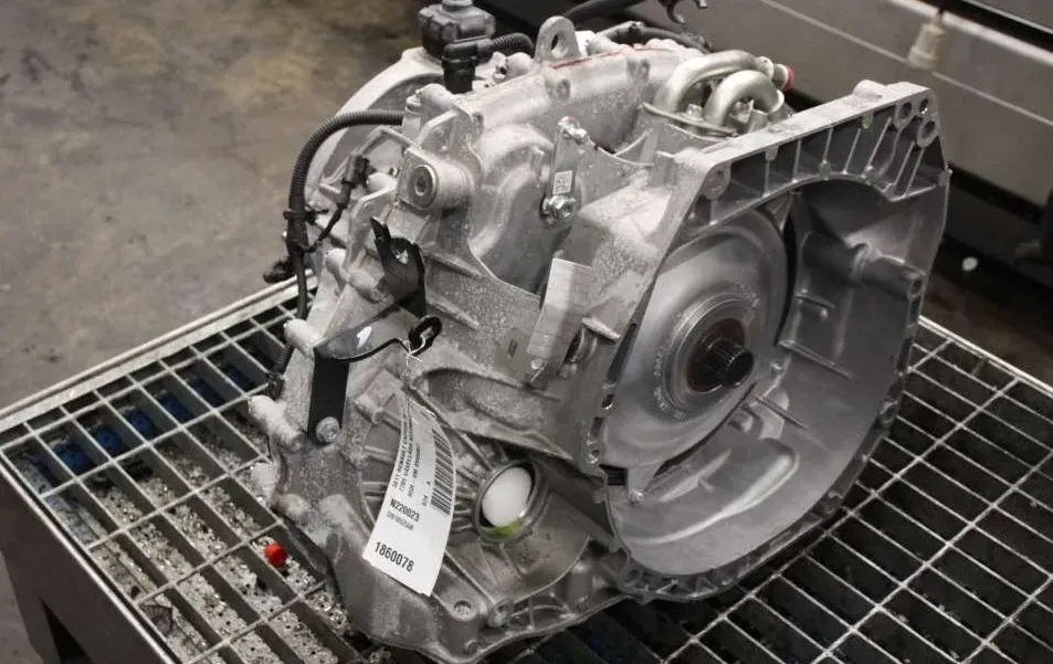 Automatikgetriebe - Renault Captur (2021) 320109538R 6.240km - Bild 1