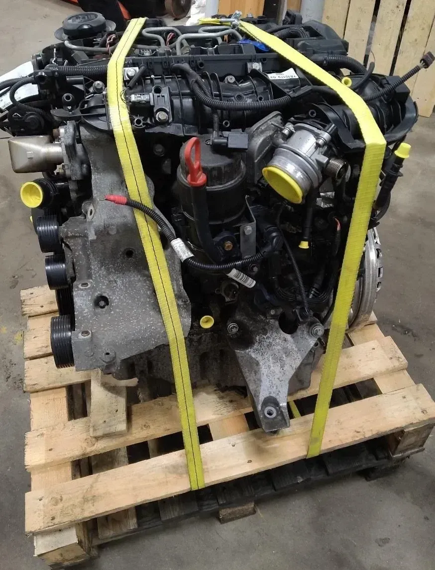 Motor Diesel - BMW 1-Series (2010) 11 00 2 155 635 - Bild 1