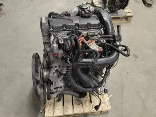 Motor Diesel - VW Passat (2002) AVF 038100040M - Bild 1