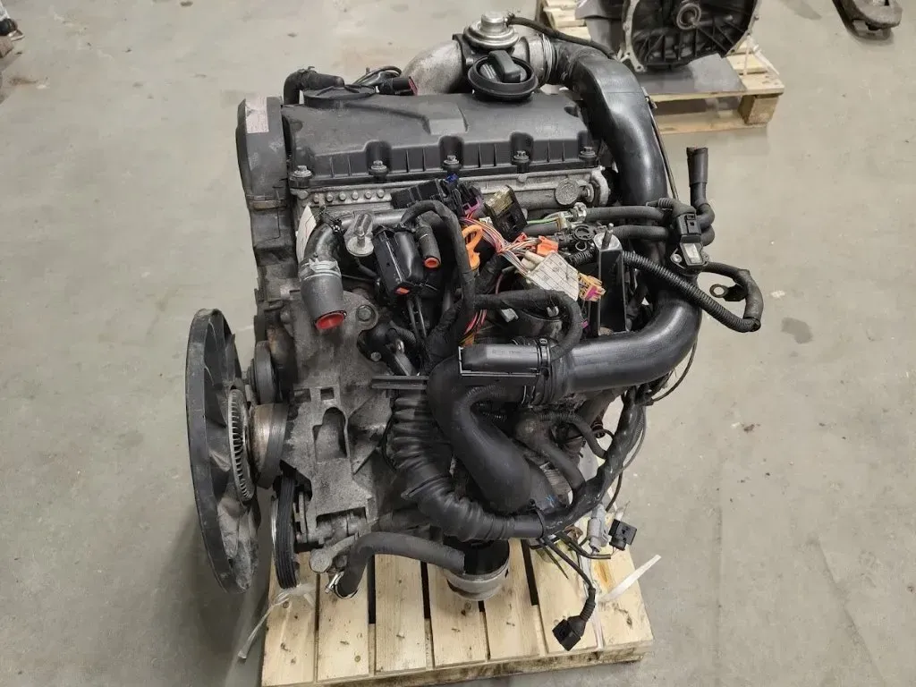 Motor Diesel - VW Passat (2002) AVF 038100040M - Bild 1