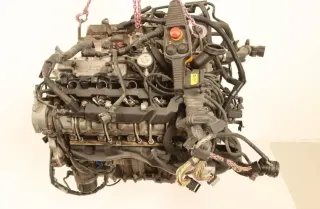 Motor Benzin - BMW 5-Series (2016) N63B44A 11002296776 - Bild 2