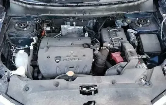 Motor Citroen C-Crosser 2.2 HDI 4HN 135TKM 115KW 156PS komplett i - Bild 1