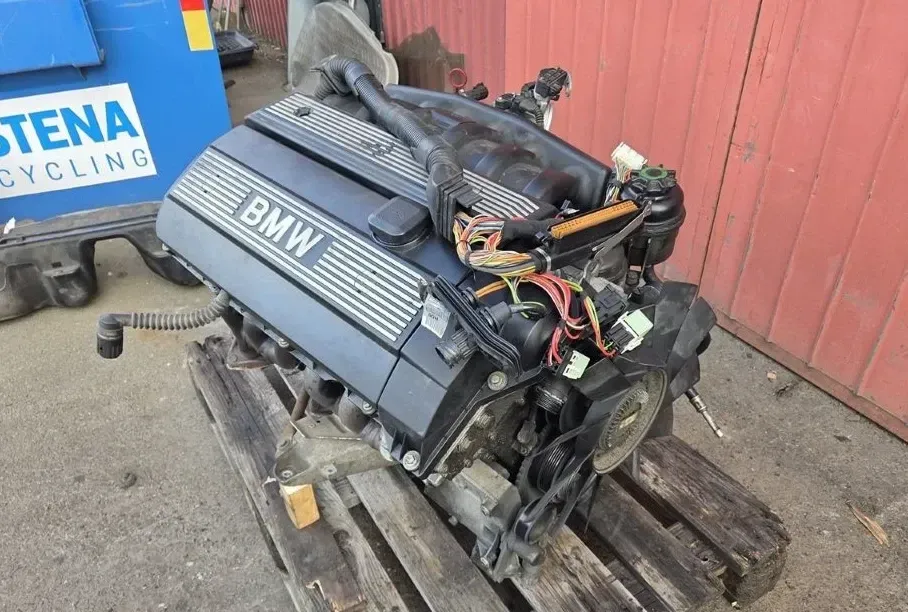 Motor Benzin - BMW 5-Series (1998) 11001438683 - Bild 1