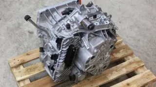 Automatikgetriebe - Mercedes A-Class (2020) 700.423 A7003702700 3.270km - Bild 2