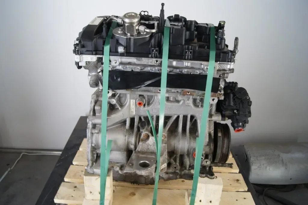 Motor Benzin - BMW 3-Series (2015) B48-B20A 11002408212 - Bild 1