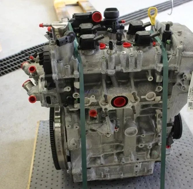 Motor Benzin - Audi Q2 (2023) DXDB 05E100032D 14.990km - Bild 1