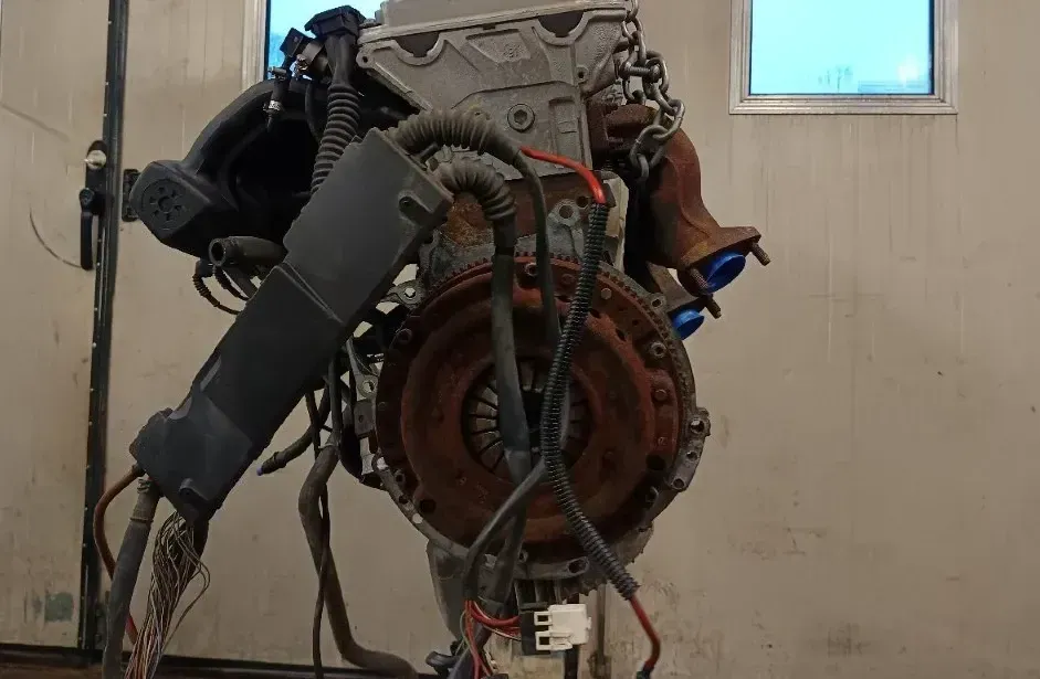 Motor Benzin - BMW 3-Series (1991) 11 00 1 738 597 - Bild 1