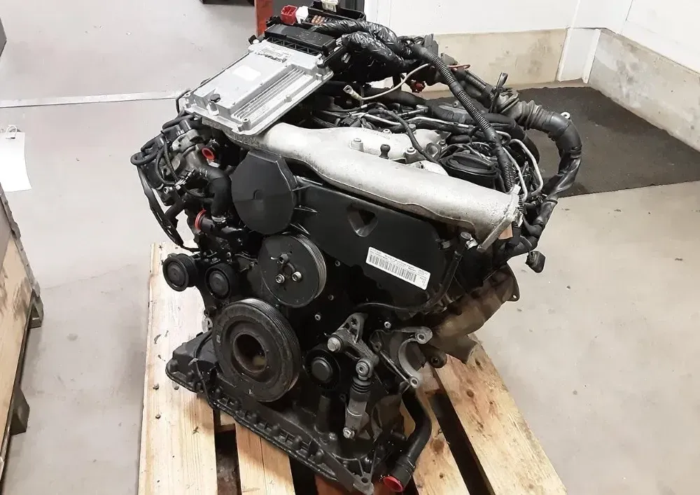 Motor Diesel - Audi A4, S4 (2009) CAPA 059 100 098 LX - Bild 1