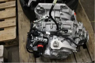 Automatikgetriebe - Renault Captur (2025) 320108805R 2.690km - Bild 2