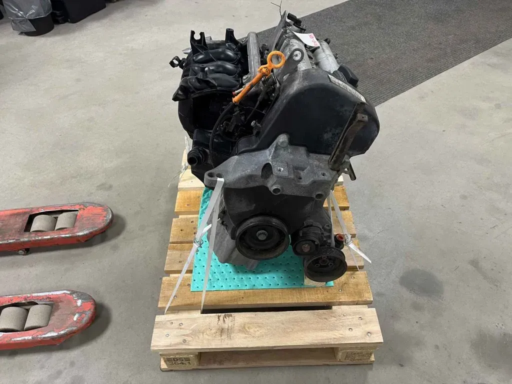Motor Benzin - Seat Leon (2000) AHW 036100098DX - Bild 1