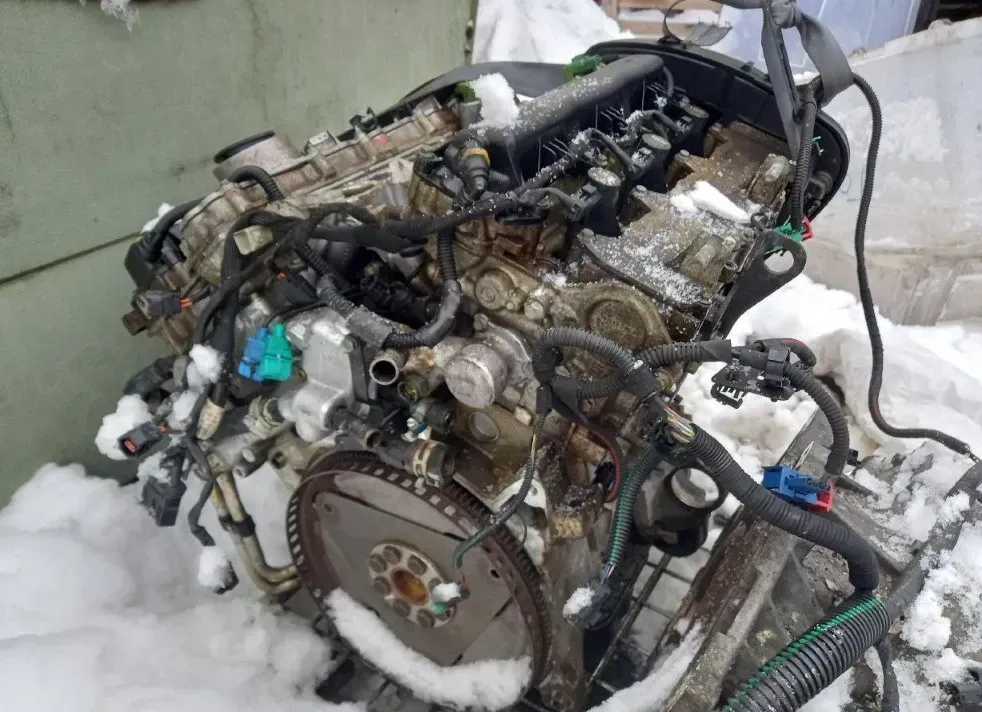 Motor Benzin - Citroen C5 (2005) XFU 0135 JG - Bild 1
