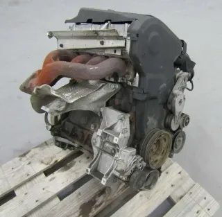 Motor Benzin - Audi A4, S4 (2000) APT 058100031N - Bild 1