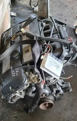 Motor Benzin - BMW 3-Series (2001) - Bild 1