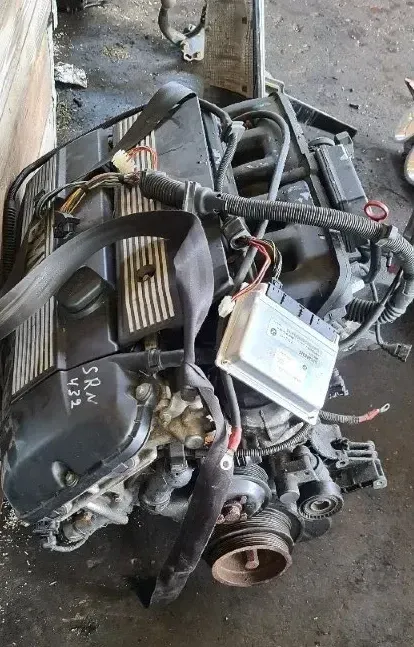 Motor Benzin - BMW 3-Series (2001) - Bild 1
