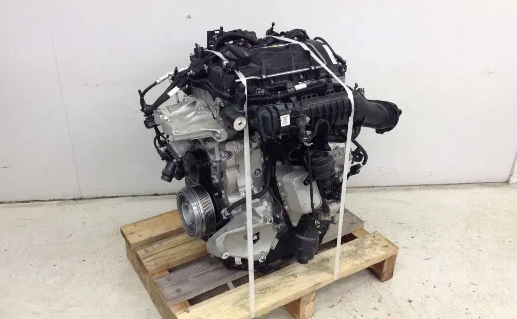 Motor Benzin - BMW X1 (2021) B38-A15A 8.180km - Bild 1