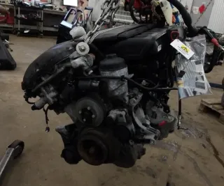 Motor Benzin - BMW 5-Series (2005) 11000302324 - Bild 2