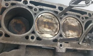 Motorblock K4MF696 K4M696 Dacia Duster Logan 1.6 - Bild 7