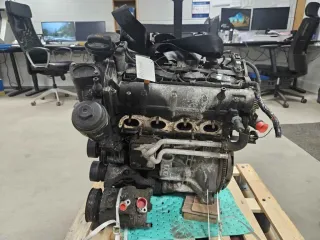 Motor Benzin - VW Golf (2003) BAG 03C100091X - Bild 2