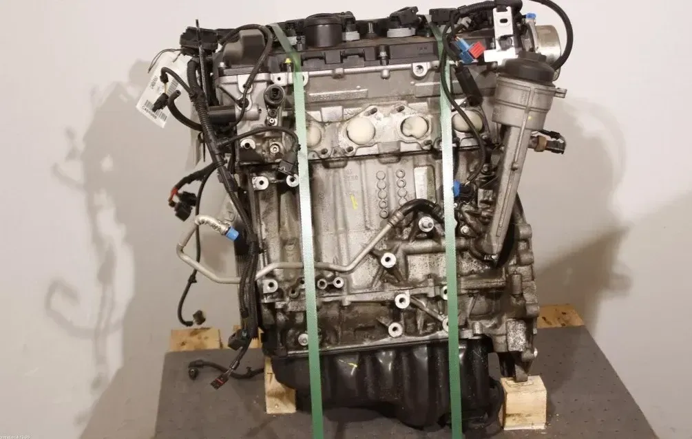 Motor Benzin - BMW 1-Series (2015) N13-B16A 11002344328 - Bild 1