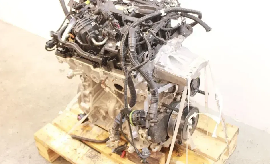 Motor Benzin - BMW X1 (2022) 11005A3DFA7 24.940km - Bild 1